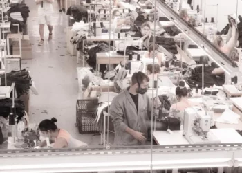 The sustainable fashion manufacturer in Portugal for Quality Flannel Shirts